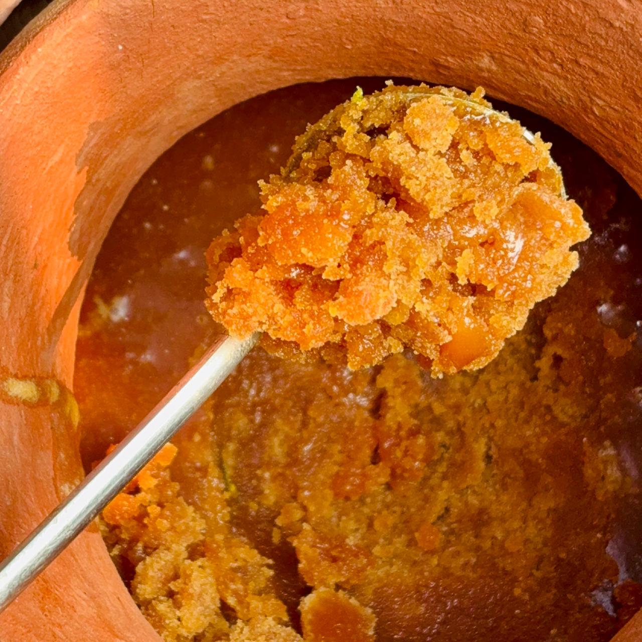 প্রিমিয়াম দানাদার খেজুরের গুড় মাটির হাড়িতে (4 কেজি) - Image 2