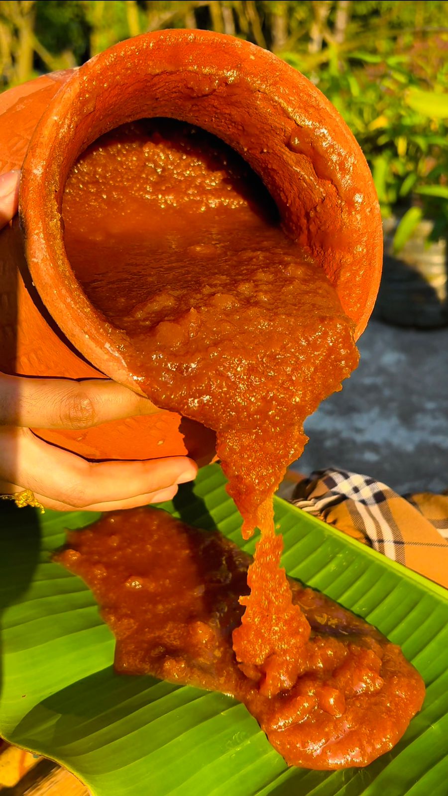 প্রিমিয়াম দানাদার খেজুরের গুড় মাটির হাড়িতে (4 কেজি) - Image 3